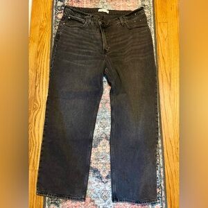 NWOT Abercrombie & Fitch High Rise 90’s Relaxed Cross-Over Jeans Size 33S